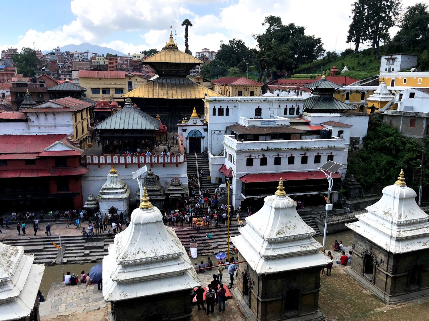 Храм-крематорий Пашупатинатх в Катманду и ритуал кремации