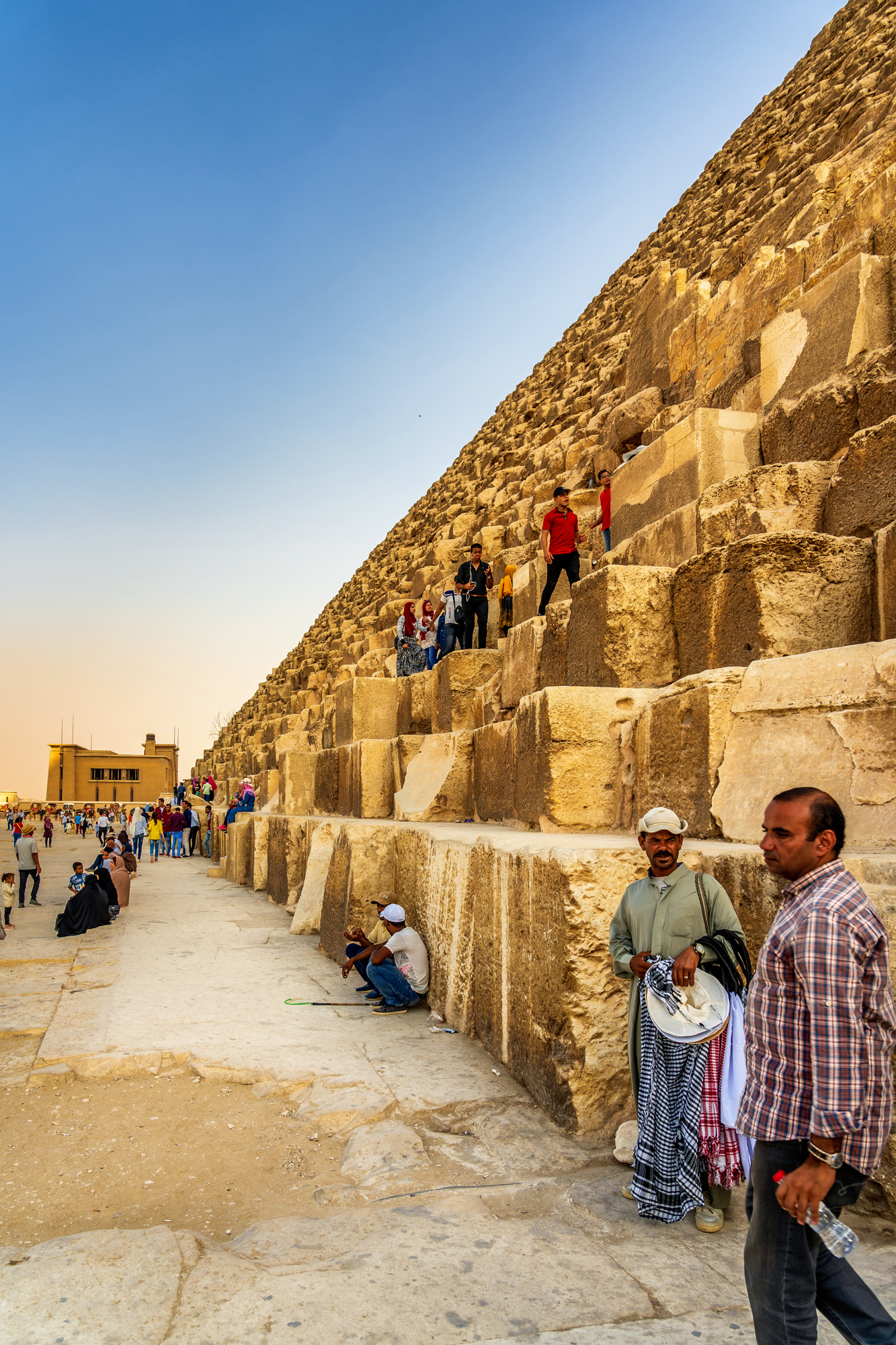 Египетские пирамиды и теория палеоконтакта